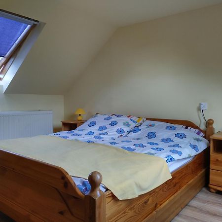 Eva Vendeghaz Villa Tata Bagian luar foto